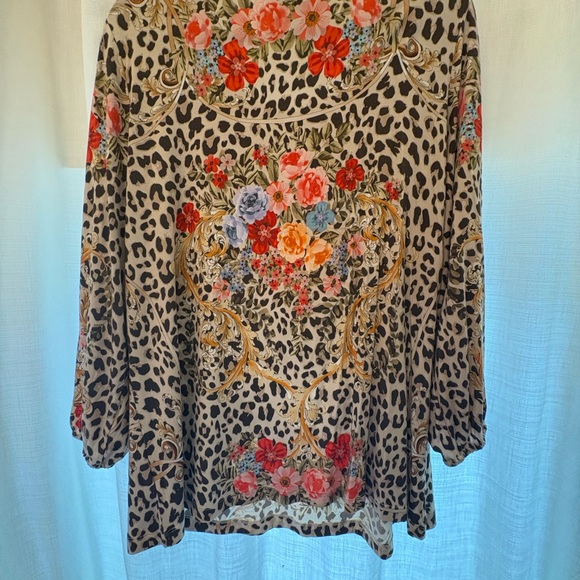 Johnny Was Animal Cheetah Puff Sleeve Shirt Pink Blue Flowers - Picture 2 of 4